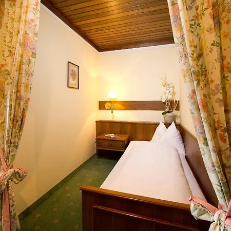 Hotel Landgasthof Altwirt Seeham Room photo